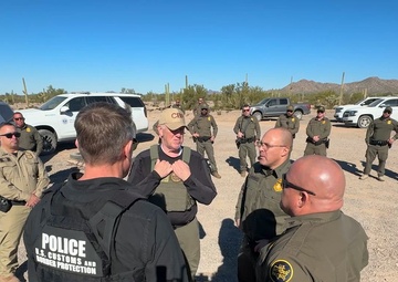 B-ROLL CBP COMMISSIONER SCOTT AND WHITE HOUSE BORDER CZAR HOMAN VISIT BORDER PATROL STATION