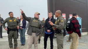 СВР COMMISSIONER AND BORDER CZAR TOUR THE SOUTHWEST BORDER IN SAN DIEGO COUNTY