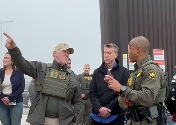 СВР COMMISSIONER AND BORDER CZAR TOUR THE SOUTHWEST BORDER IN SAN DIEGO COUNTY