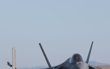 Welcome Home: CVW-5 returns to MCAS Iwakuni