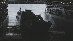 22nd MEU(SOC) | LCU and Flight Operations Aboard the USS Fort Lauderdale