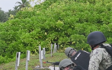 Navy Gunner's Mate discusses M240B machine gun qualification at NSF Diego Garcia