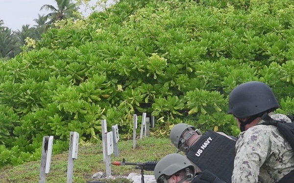 Navy Gunner's Mate discusses M240B machine gun qualification at NSF Diego Garcia