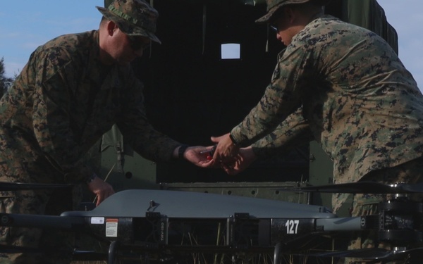 31st MEU | U.S. Marines simulate a tactical resupply by air