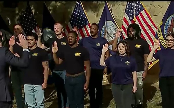 Hegseth Delivers Oath of Enlistment in Texas