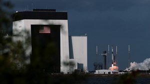 Starlink 6-97 Launches from Cape Canaveral Space Force Station