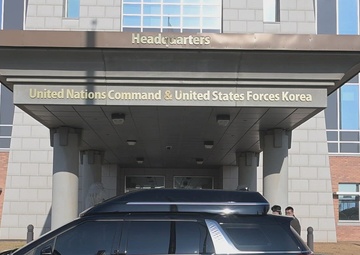 ROK Minister of Defense Visits Combined Forces Command