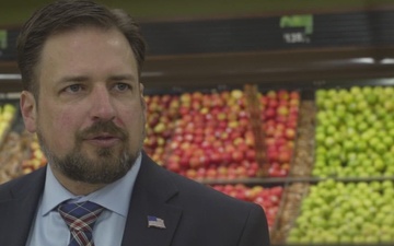 Deputy Assistant Secretary of War for Housing visits Quantico Commissary