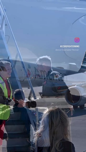 Lt Dan Band Arrives at Kingsley Field