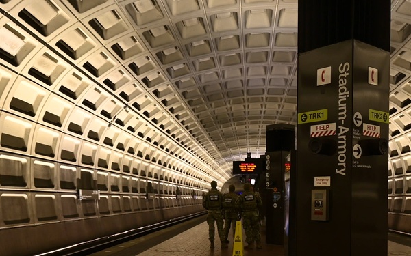 B-Roll: JTF - DC continues mission during winter storm