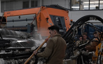 316th CES and LRS conduct snow operations on JBA