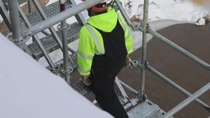 A Quick Look: Dewatering Lock and Dam 7