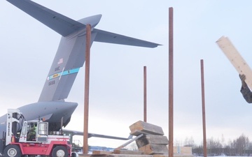 CORE 26 | U.S. Marines, Airmen Conduct Cargo Offload Operations in Vaernes
