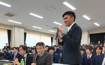 Army Civilian in Japan Volunteers as Judge for Local High School Speech Contest