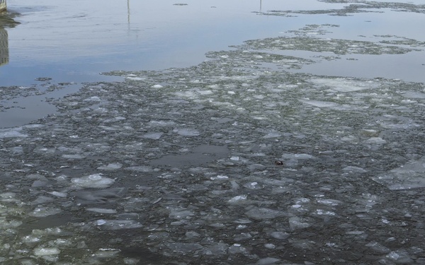 USACE lock personnel keep barges moving during Winter Storm Fern
