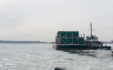 CGC Hawser Conducts Icebreaking Operations in Gowanus Canal