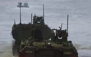 QUART 26.2 B-Roll: 3rd AA Bn. conduct Ship to Ship operations aboard USS Makin Island