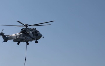 USS Abraham Lincoln conducts Replenishment-at-Sea with USNS Carl Brashear
