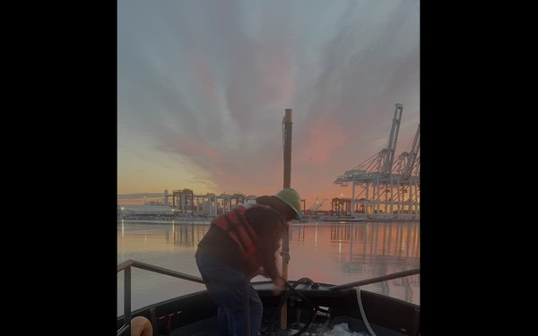 CGC Hawser Departs Bayonne to Conduct Icebreaking Operations in New York Harbor