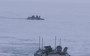 QUART 26.2 B-Roll: 3rd AA Bn. conduct Ship to Shore training onboard USS Makin Island