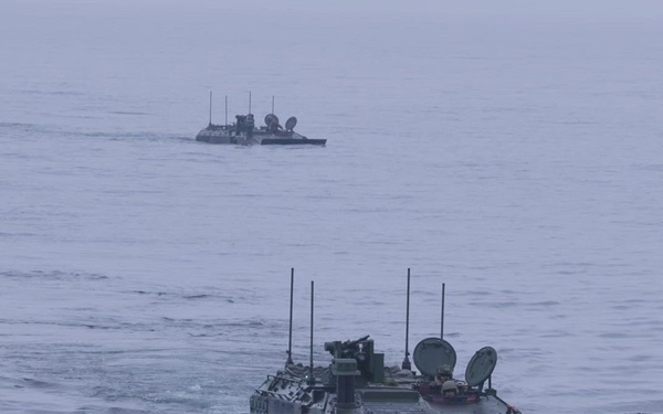 QUART 26.2 B-Roll: 3rd AA Bn. conduct Ship to Shore training onboard USS Makin Island