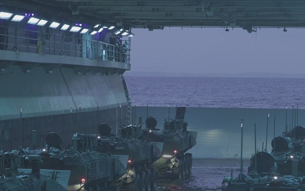 QUART 26.2 B-Roll: 3rd AA Bn. conduct night Ship to Shore operations onboard USS Makin Island