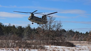 120th Field Artillery Soldiers conduct winter sling-load ops with Black Hawk, Chinook helicopters, Part 10