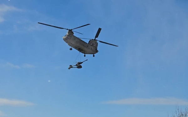 120th Field Artillery Soldiers conduct winter sling-load ops with Black Hawk, Chinook helicopters, Part 16