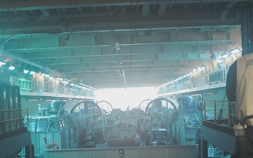 11th MEU Marines, Sailors Conduct Ship to Shore Operations Aboard USS Boxer