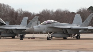 NAS Oceans Conducts Flight Line Operations