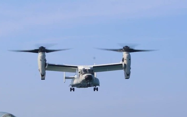 CENTCOM Commander Visits Aircraft Carrier in Arabian Sea