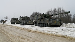 Dynamic Front 26: Italian PzH 2000 Maneuvers