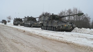 Dynamic Front 26: Italian PzH 2000 Maneuvers