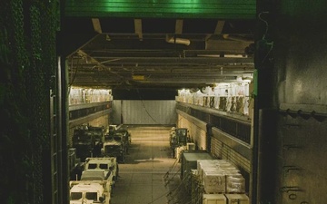 Task Force Ashland, USS Ashland Conduct In-Stream Onload with LCACs