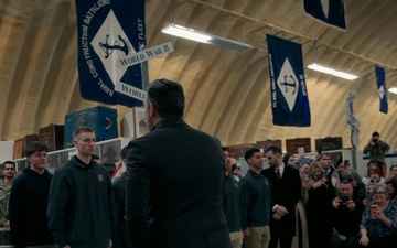 SW Gives Oath of of Enlistment at Seabees Museum