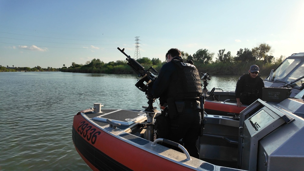 DVIDS - Video - Coast Guard members patrol Rio Grande near McAllen, Texas