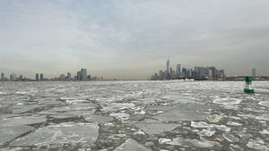 Coast Guard Cutter Hawser Conducts Icebreaking Operations in New York Harbor