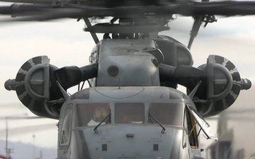 HMH-465 conduct flight operations