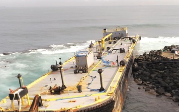 Unified Command continues salvage operations for grounded barge off San Juan Harbor