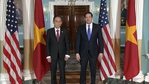 Secretary of State Marco Rubio meets with Vietnamese Foreign Minister Le Hoai Trung