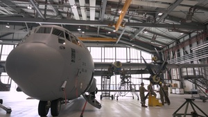 86 MXS replaces C-130J aircraft engine at Ramstein AB B-Roll