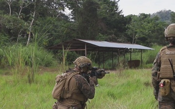 U.S. Marines and Panamanian Partners train on fire team movement techniques