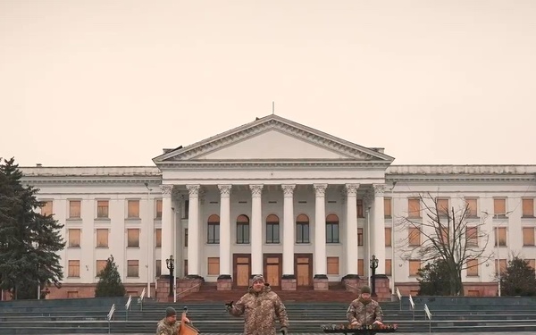 NATO supports Ukraine towards a just and lasting peace (mastersubs)