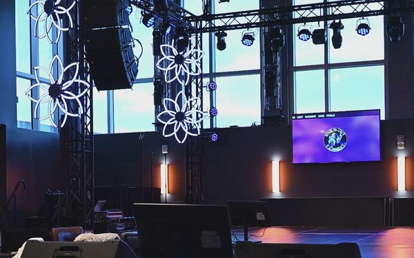 Karaoke Final at Kadena Rocker