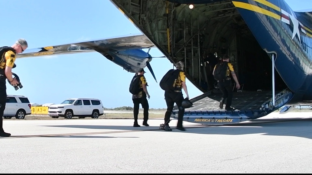 DVIDS - Video - U.S. SOCOM Para-Commandos