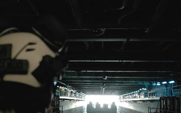 B-Roll: 11th MEU Marines, Sailors Conduct Ship-to-Shore Operations Aboard USS Boxer