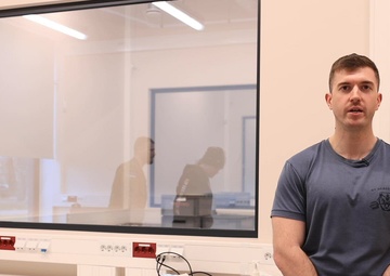 U.S. Army medic trains Estonian troops on blood transfusions