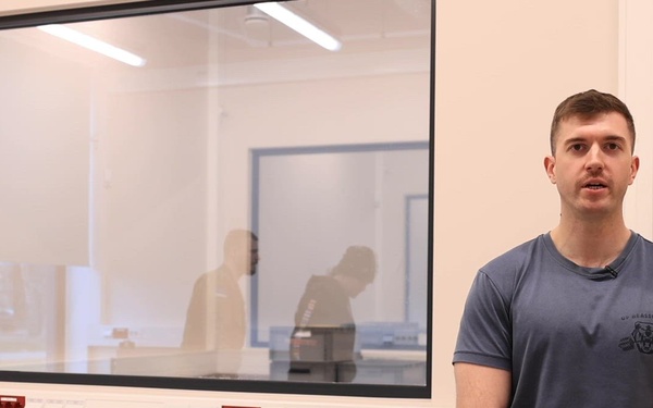 U.S. Army medic trains Estonian troops on blood transfusions