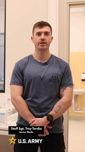 U.S. Army medic trains Estonian troops on conducting blood transfusions