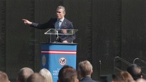 SECWAR attends National Vietnam War Veterans Day Observance Ceremony